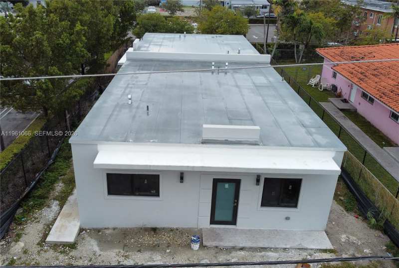 2474 W 4th Ct, Hialeah FL 33010