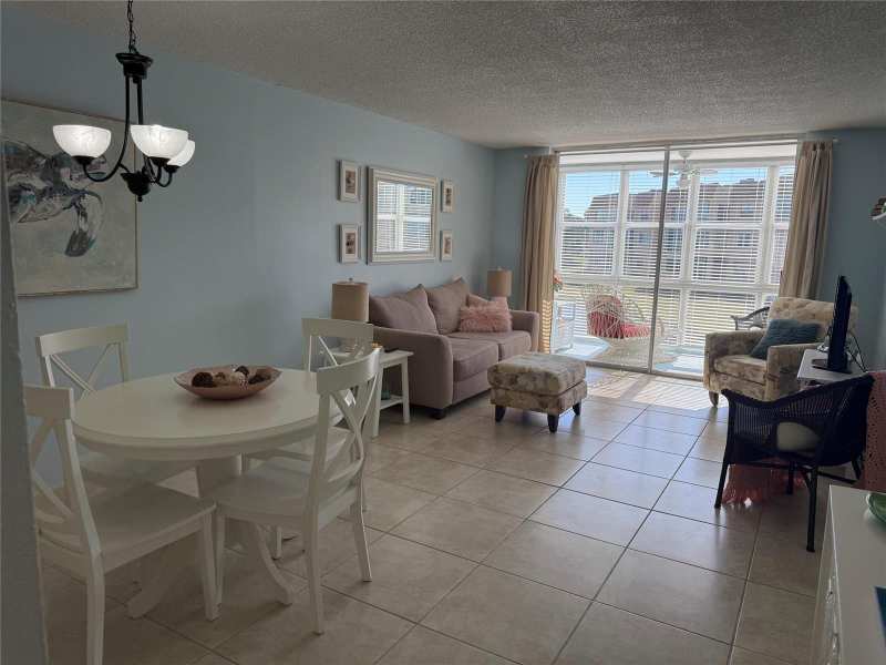 2761 N PINE ISLAND Road # 204, Sunrise FL 33322