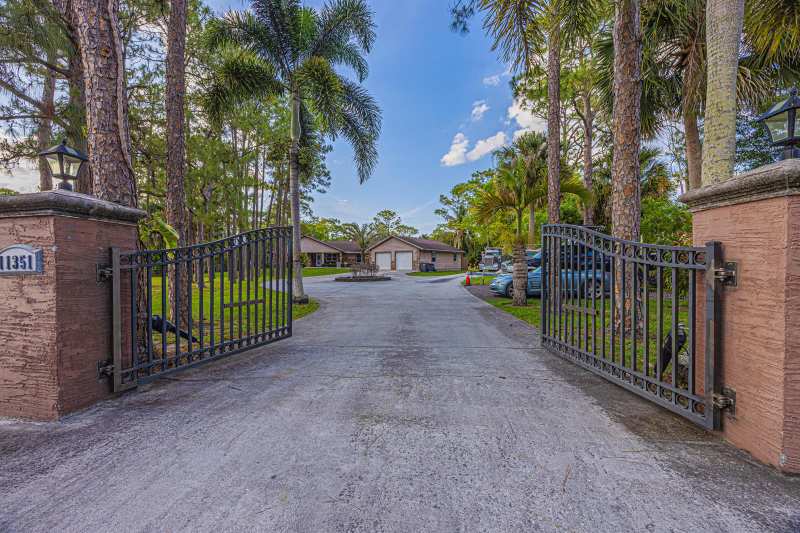 11351 Mellow Court, Royal Palm Beach FL 33411