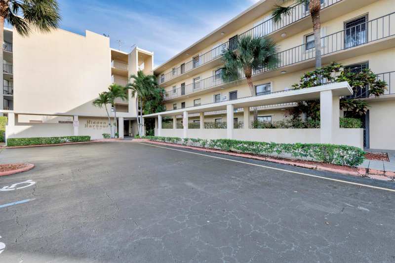 890 N Federal Highway # 406, Lantana FL 33462