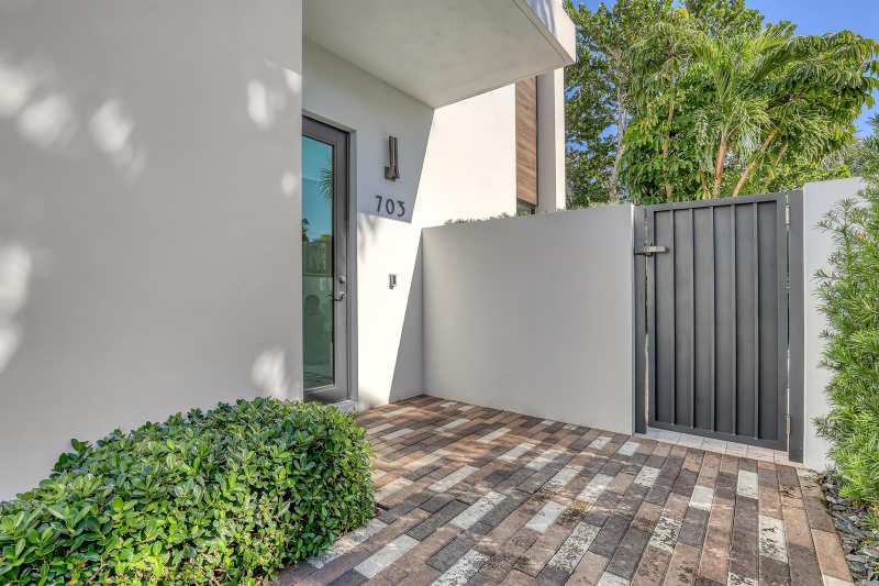 703 NE 5th Street, Delray Beach FL 33483