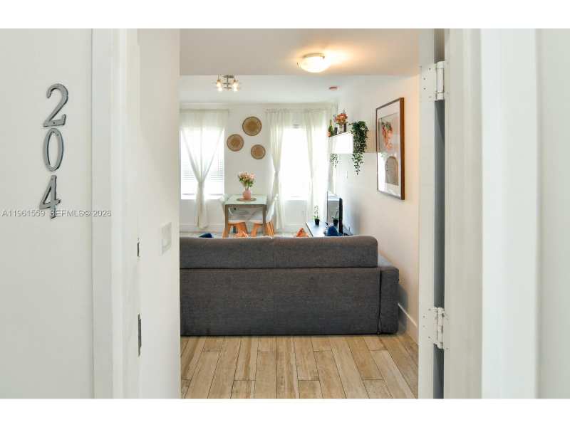 811 Jefferson Ave # 204, Miami Beach FL 33139