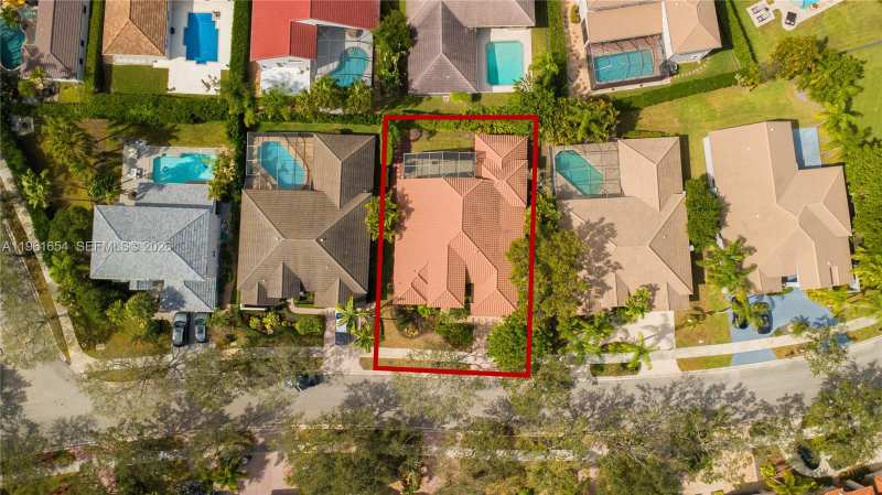 2621 Oakbrook Ln, Weston FL 33332