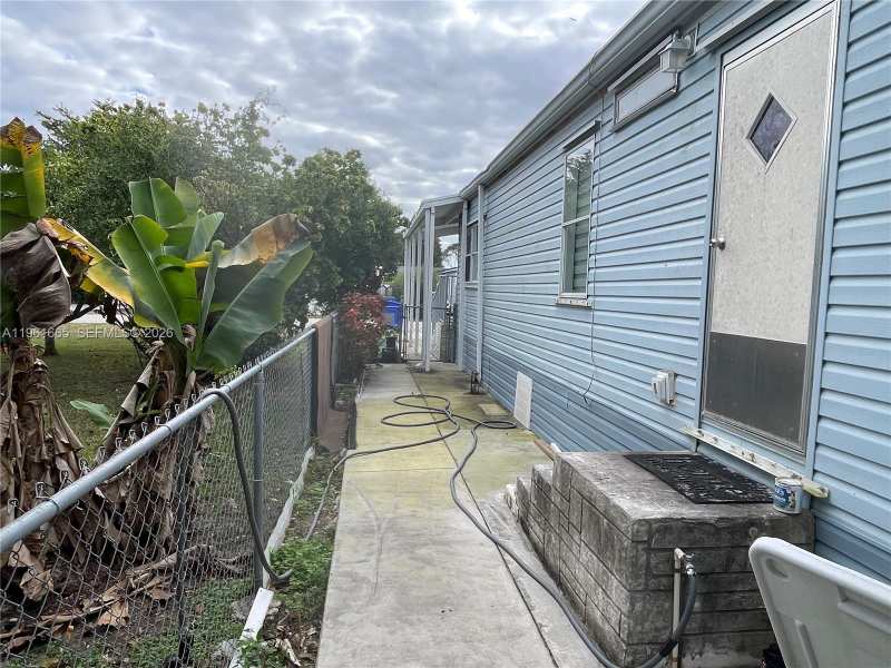 19800 SW 180th Ave UNIT 132, Miami FL 33187