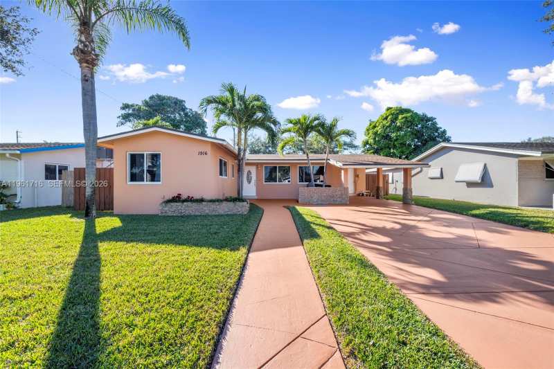 1916 N 36th Ave, Hollywood FL 33021