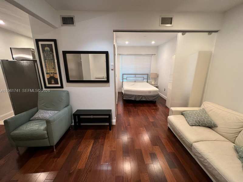 526 15th St # 4, Miami Beach FL 33139