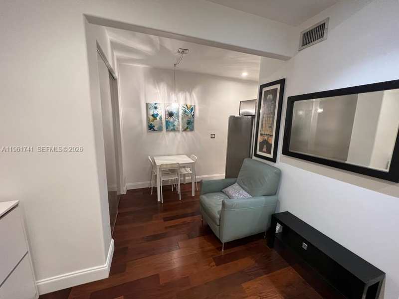 526 15th St # 4, Miami Beach FL 33139
