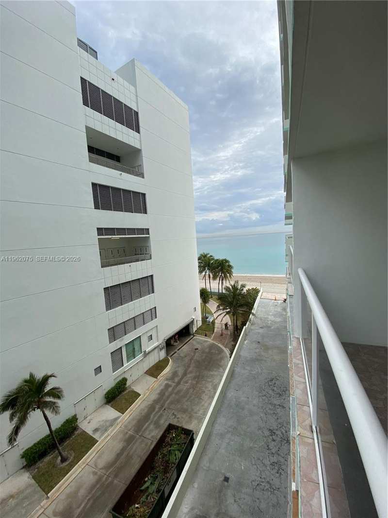3725 S Ocean Dr # 607, Hollywood FL 33019