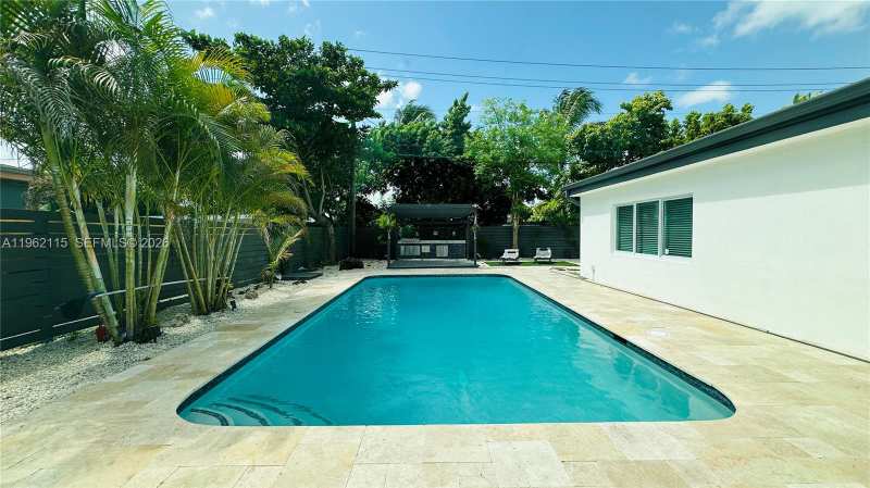40 NW 125th St, North Miami FL 33168