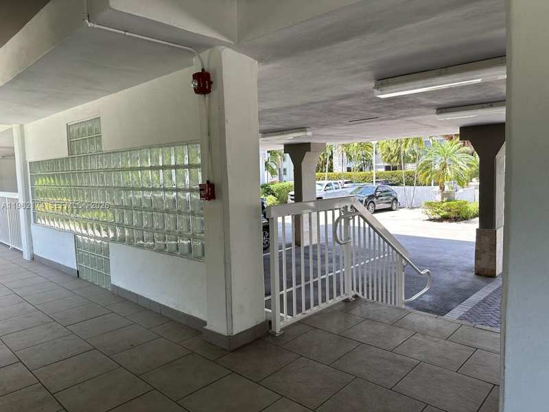 1080 99th St # 322, Bay Harbor Islands FL 33154