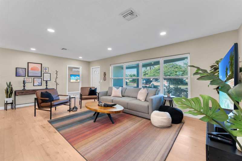 190 NE 21st Street, Boca Raton FL 33431