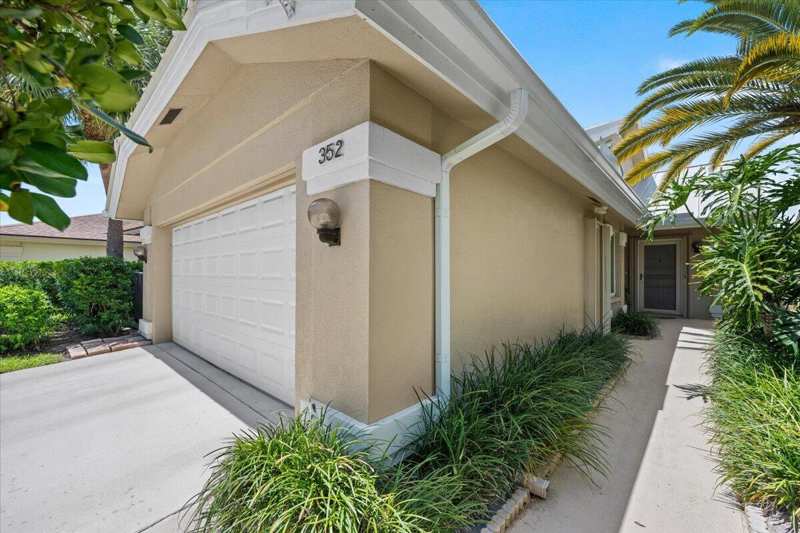 352 River Edge Road, Jupiter FL 33477