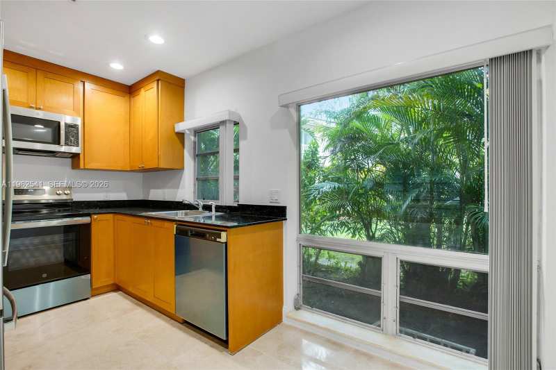 50 Park Dr # 5, Bal Harbour FL 33154