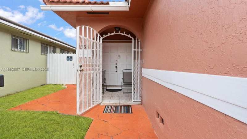 7568 W 4th Ct, Hialeah FL 33014