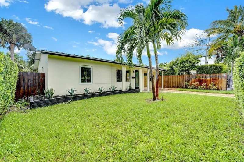 820 NE 17th Street, Fort Lauderdale FL 33305