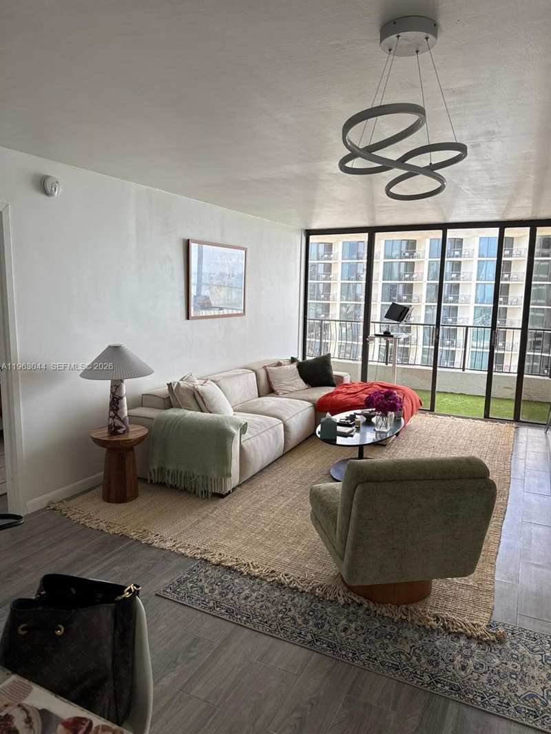 555 NE 15th St # 29G, Miami FL 33132