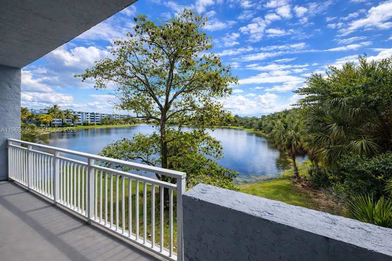 9351 Fontainebleau Blvd # B312, Miami FL 33172