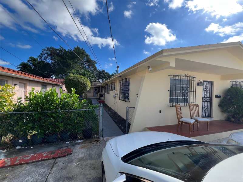 733 NW 33rd Ave, Miami FL 33125