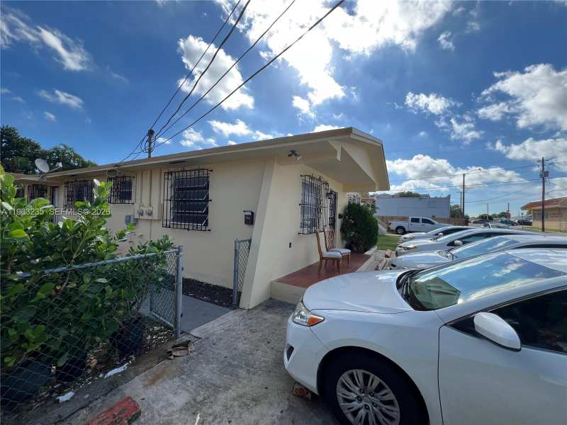 733 NW 33rd Ave, Miami FL 33125