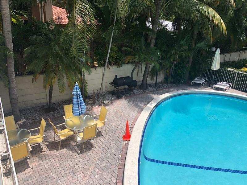 2424 SE 17th Street # b, Fort Lauderdale FL 33316