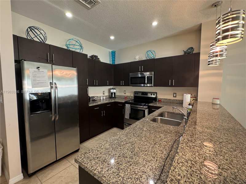 2333 SE 5th St, Pompano Beach FL 33062