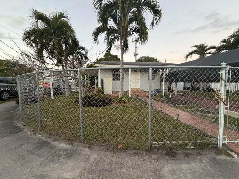 501 SE 1st St, Hialeah FL 33010
