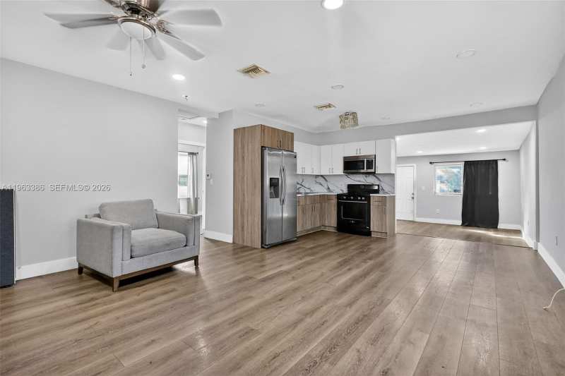 1880 NW 69th St, Miami FL 33147