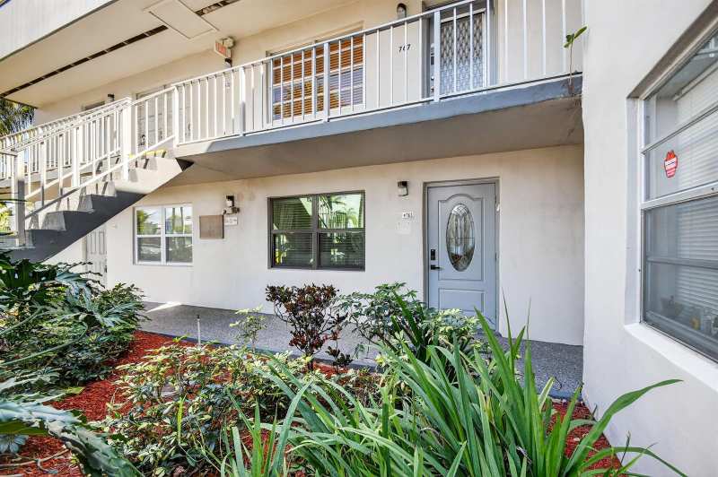 743 Burgundy P, Delray Beach FL 33484