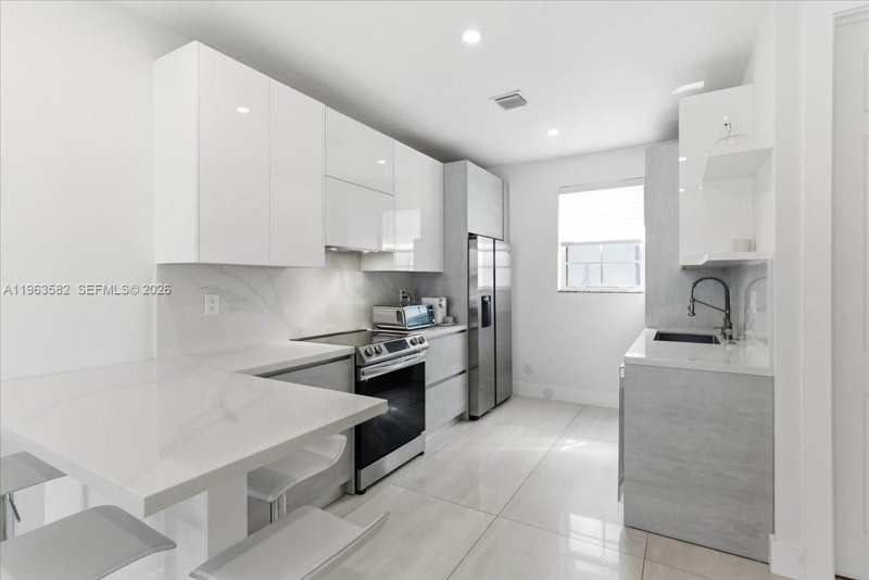 7743 SW 99th St # 2, Miami FL 33156