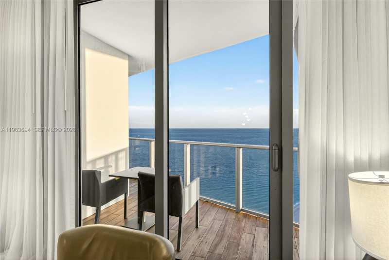 4111 S Ocean Dr # 3703, Hollywood FL 33019