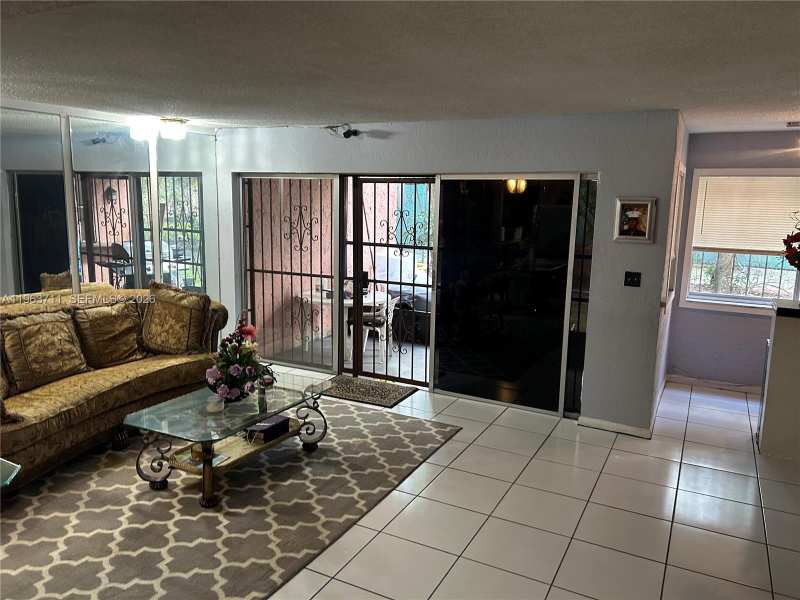 1653 NW 58th Ave # 14, Lauderhill FL 33313