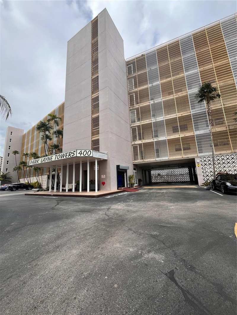 400 Golden Isles Drive # 20, Hallandale Beach FL 33009