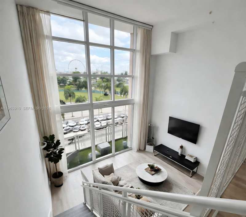 253 NE 2nd St # 433, Miami FL 33132