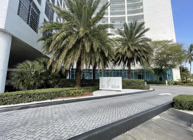 601 NE 36th St # 2109, Miami FL 33137