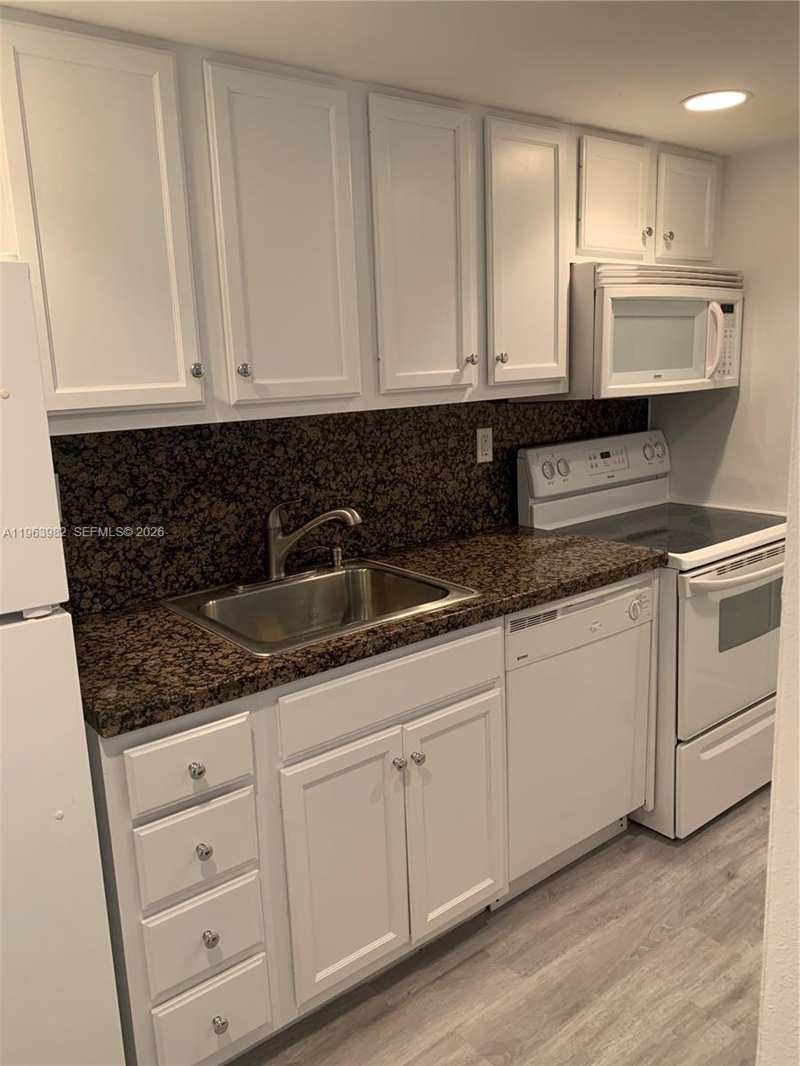 290 Sunrise Dr # 304, Key Biscayne FL 33149