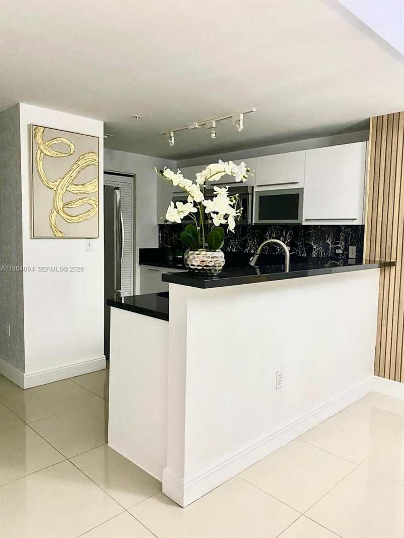 244 Biscayne Blvd # 1605, Miami FL 33132