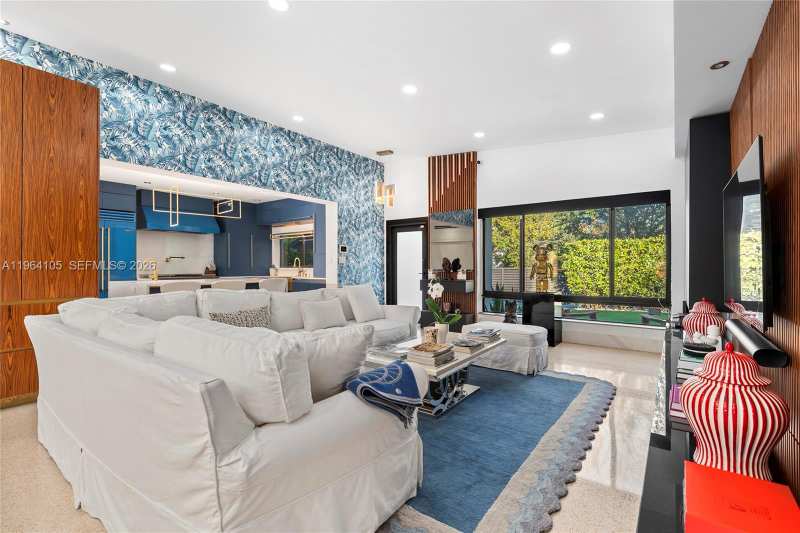 8030 Noremac Ave, Miami Beach FL 33141