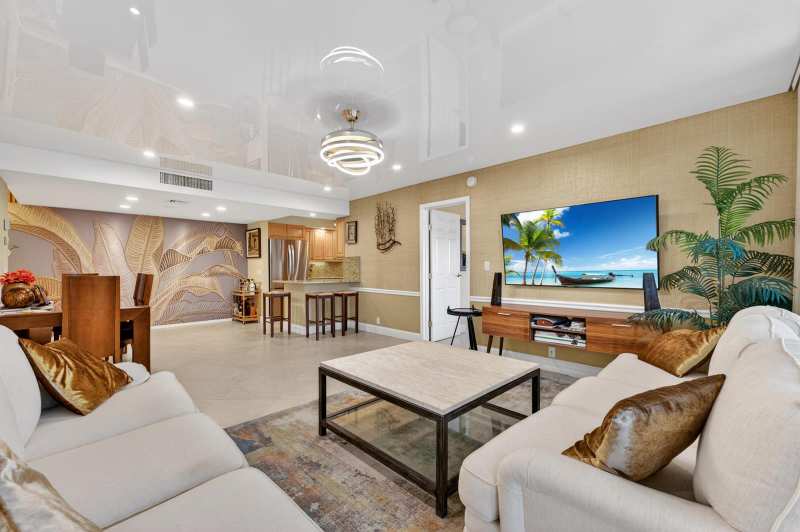 336 Golfview Road # 704, North Palm Beach FL 33408