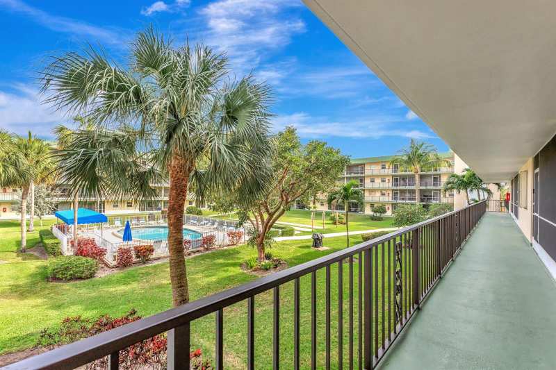 806 SE 7th Street # 201, Deerfield Beach FL 33441