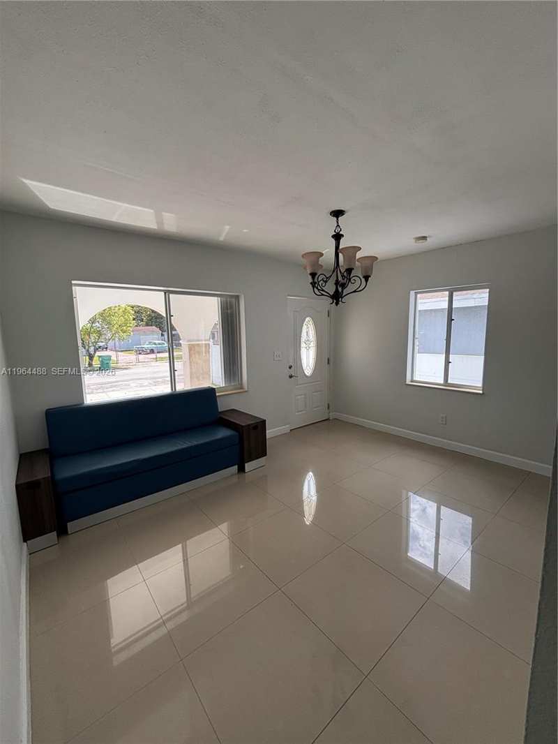 6823 SW 25th St, Miami FL 33155