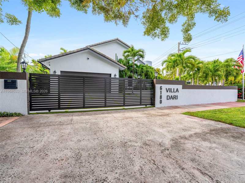 6180 Pine Tree Dr, Miami Beach FL 33140