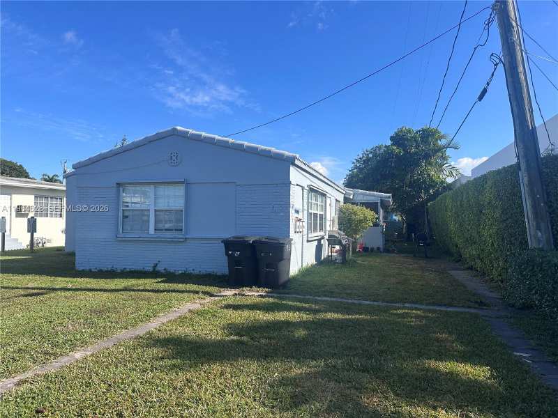 2125 Bay Dr # C, Miami Beach FL 33141