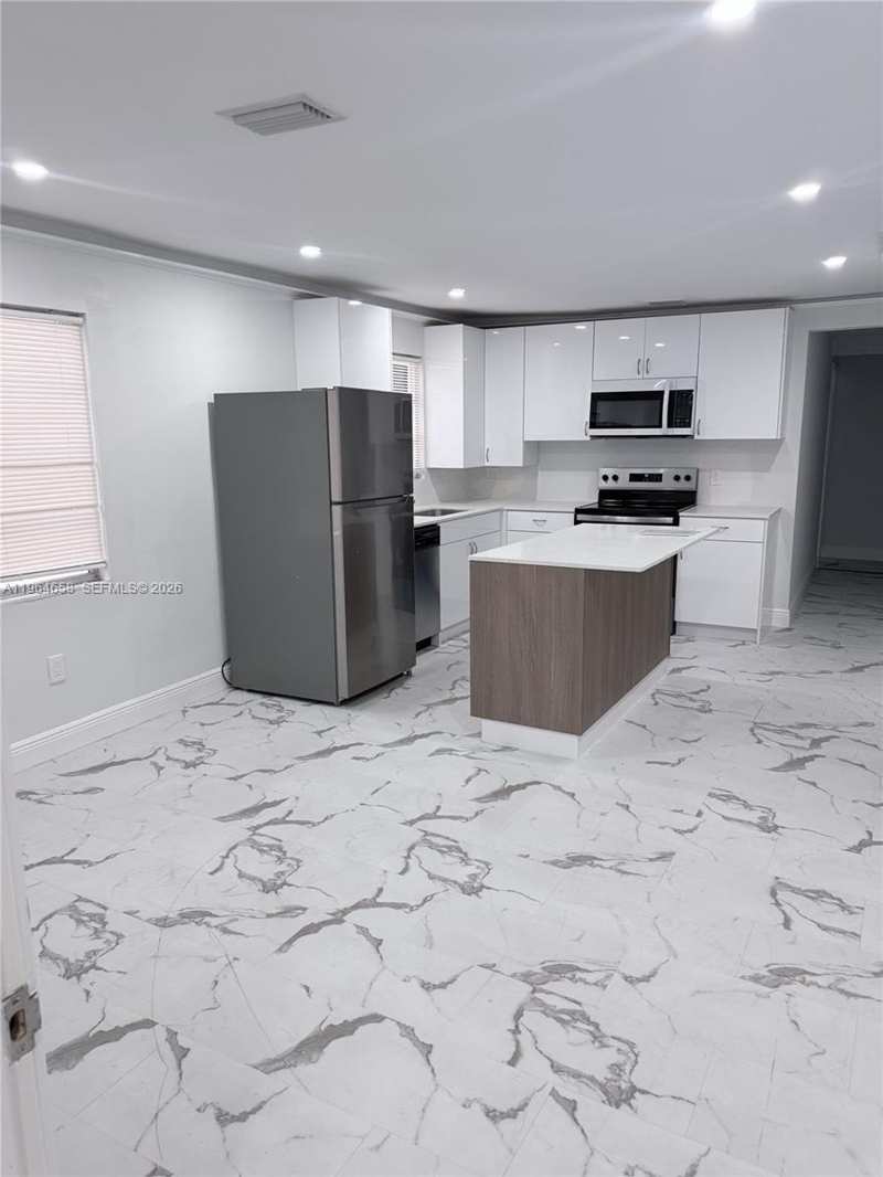 6829 SW 25th St, Miami FL 33155