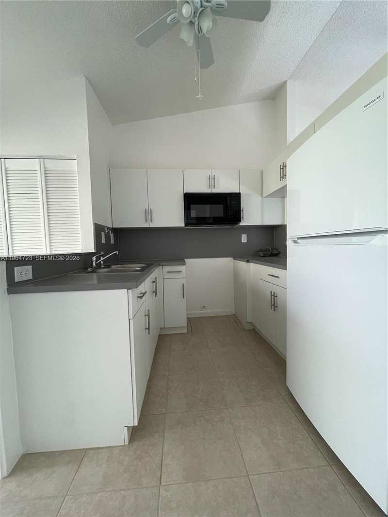 1210 San Remo Cir, Homestead FL 33035