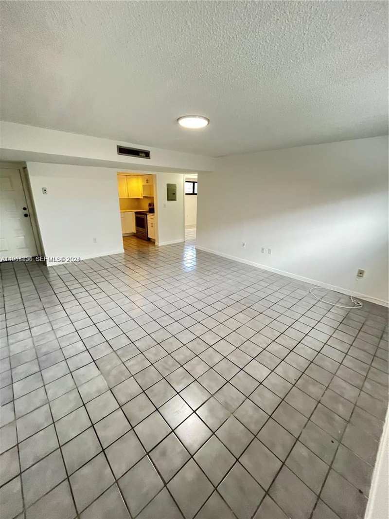 5 Olive Dr # 5, Hialeah FL 33010