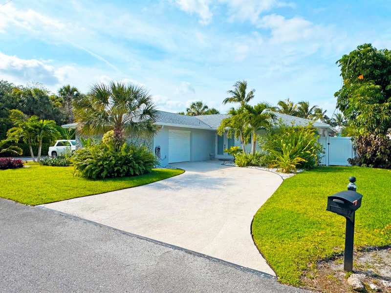 106 Periwinkle Drive, Hypoluxo FL 33462