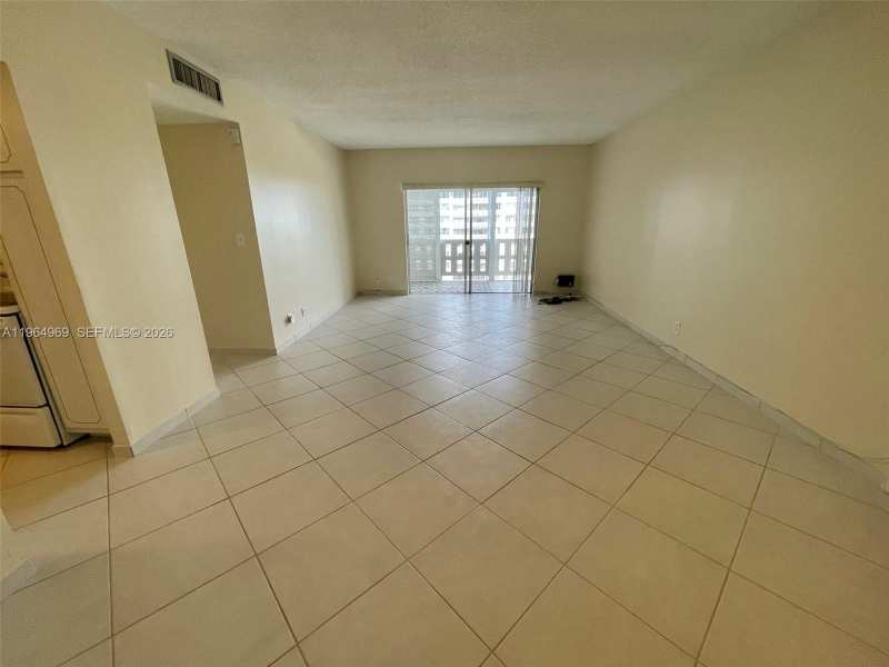 4330 Hillcrest Dr # 716, Hollywood FL 33021