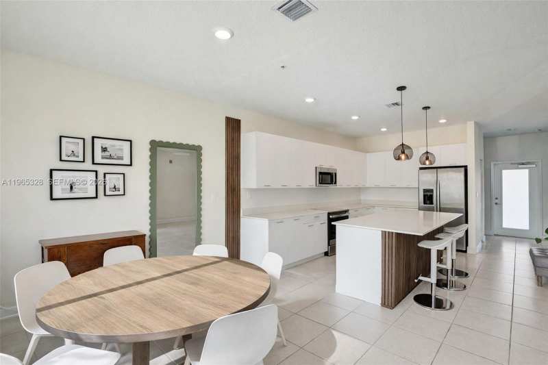 8001 NW 41st St # 109, Doral FL 33166