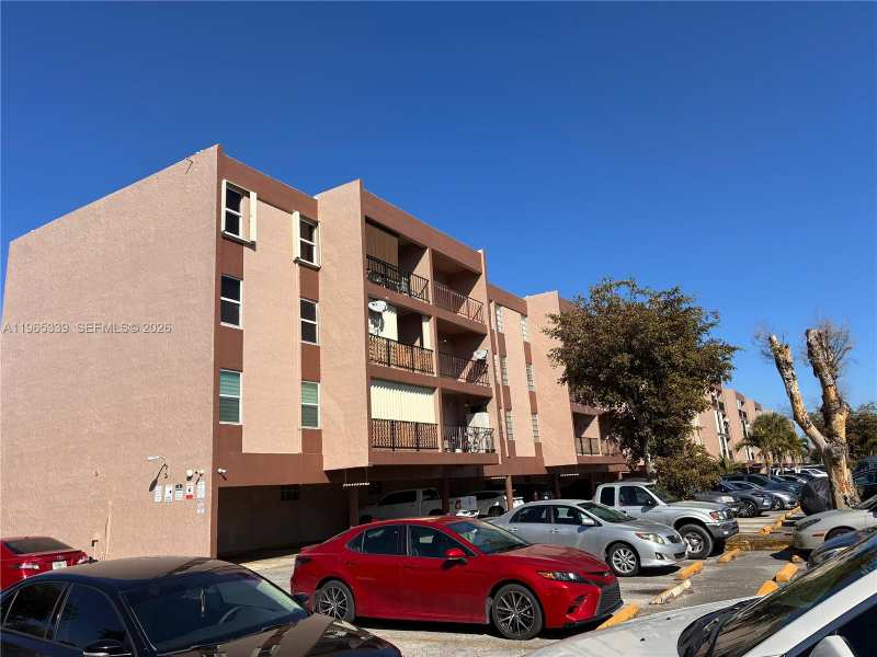 1900 W 68th St # G103, Hialeah FL 33014