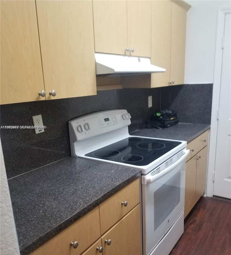 941 NE 169th St # 216, North Miami Beach FL 33162